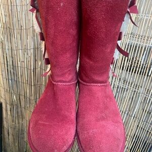 Koolaburra Red Suede Mid-Calf Bow-Back Boots